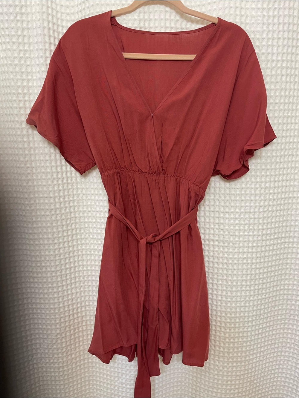 Cupshe Rust Red V‑Neck Waist‑Tie Mini Dress